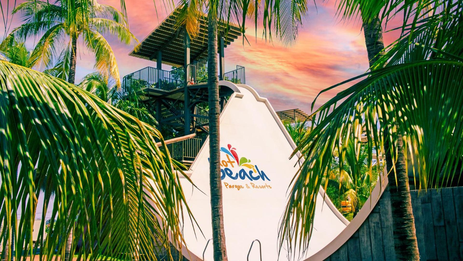 Hot Beach Resort Olímpia Kültér fotó Splash Island